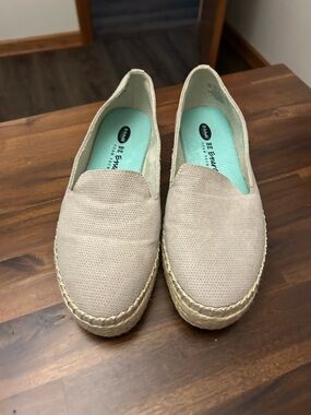Dr. Scholl's Women's Light Beige Slip-On Espadrilles